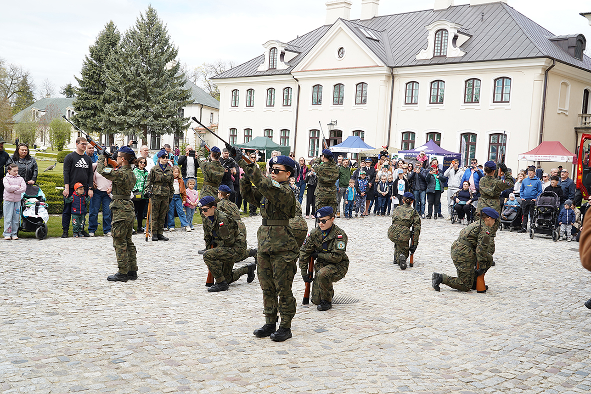 Mundurowa Majówka 2026 w Kozłówce – podsumowanie wydarzenia