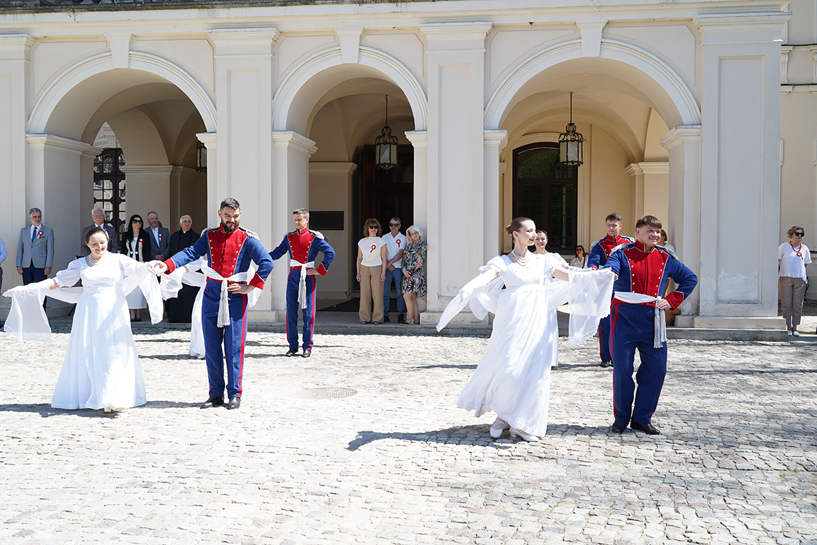 „Wiwat Maj, Trzeci Maj!” w Kozłówce